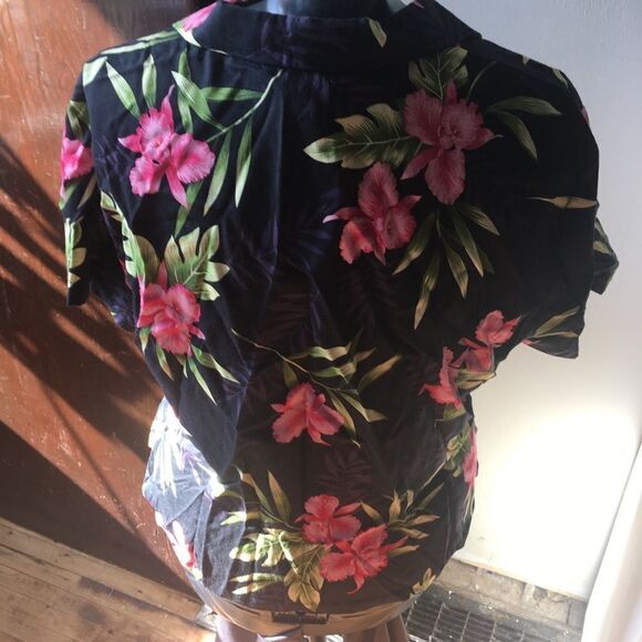Two Palms Hawaiian floral L button down shirt sleeve shirt - Picture 2 of 3
